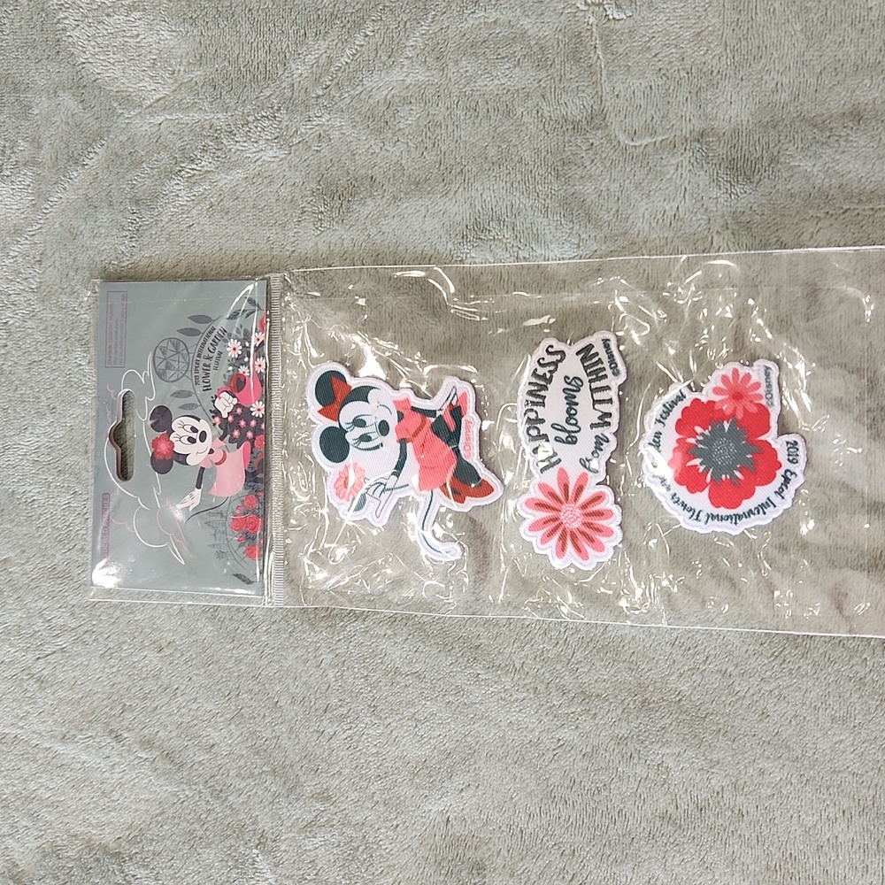 Disney Epcot  Flower and Garden 2019 embroidery patches NIP